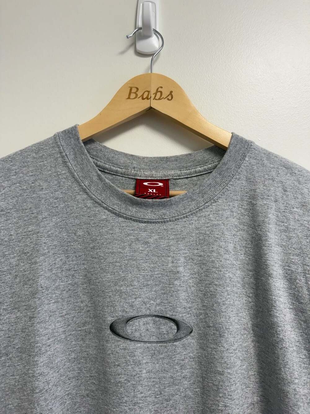 Oakley Vintage Center Logo T-Shirt Size XL Gray